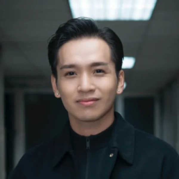 Người đánh giá Bạch Công Khanh